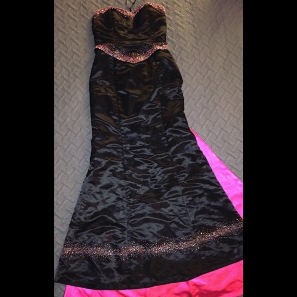Mystique Boutique Dresses & Skirts - Mystique ; Black & Pink Prom Dress